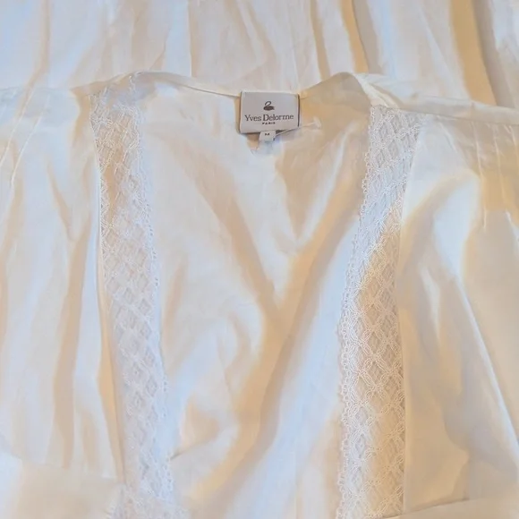 Yves Delorme Paris White Bathrobe Pockets Cottage core Prairie - Picture 6 of 14